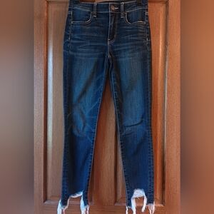 American Eagle Raw Hem Stretch Skinny Jeans. SIZE 2